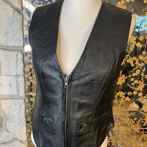 Milwaukee Leather SH1288 Ladies Black Leather Vest with Side Stretch Panels.